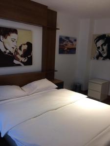 Ein Bett oder Betten in einem Zimmer der Unterkunft Junior Suite Apartment by Livingdowntown