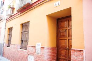 Photo de la galerie de l'établissement RentalSevilla Precioso apartamento reformado en la Alameda, à Séville