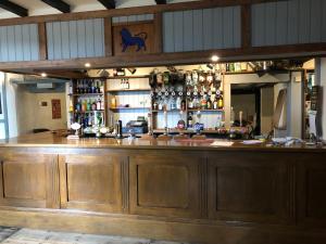 Loungen eller baren på Blue Lion Inn