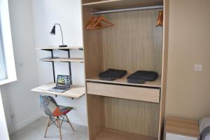 Kuchyň nebo kuchyňský kout v ubytování COLIVING TOUT CONFORT- LOOS LES LILLE-MAISON PARTAGEE-7 chambres-5 sdb-6WC-LOOS LES LILLE