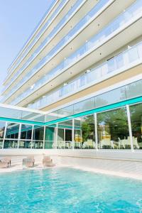 Basen w obiekcie Aqua Hotel lub w pobliżu