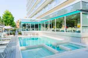 Basen w obiekcie Aqua Hotel lub w pobliżu