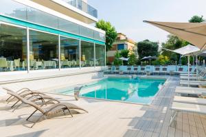 Basen w obiekcie Aqua Hotel lub w pobliżu