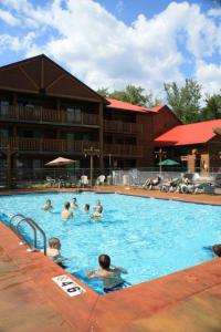
The swimming pool at or near Meadowbrook Resort
