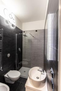 My Suite Hotel的一间浴室
