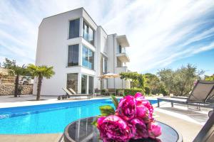 Bazén v ubytování Marina di Portapisana Luxury private villa nebo v jeho okolí