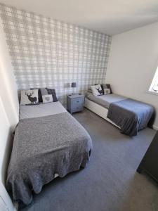 Gallery image of Bespoke Tours Scotland Accommodation @ Morrison Street in Edinburgh