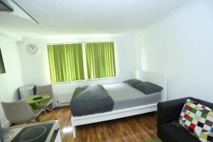 A bed or beds in a room at Lytham Studio 