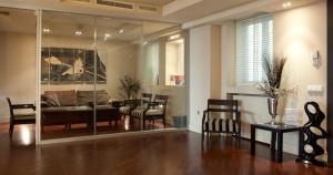 Hotel Moderno Puerta del Sol的休息区