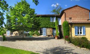 Κήπος έξω από το Agriturismo Fattoria Santa Vittoria