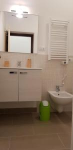 A bathroom at La G