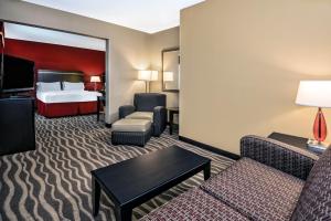 Postel nebo postele na pokoji v ubytování Holiday Inn Express & Suites Cotulla by IHG