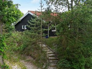 Zahrada ubytování 8 person holiday home in Sæby-By Traum