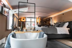 Wellnessboat De Michiel de Ruyter的休息区