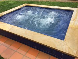 Bazén v ubytování Cabaña Bellavista con Jacuzzi privado nebo v jeho okolí + 9 fotografií
