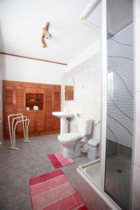 Гостиная зона в Oleksandra Protsenko "Oleńka" Willa Asieńka +56 фотографий