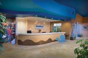 Lobby o reception area sa Worldmark Oceanside Harbor