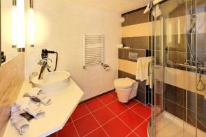 Bathroom sa Hotel Eden