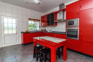 Kuchyň nebo kuchyňský kout v ubytování Villa Coelho - By Dalma Portuguesa