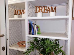 The library in Az apartmant