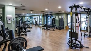 Posilňovňa alebo fitness centrum v ubytovaní Avra Imperial Hotel