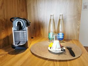 Все необхідне для приготування чаю та кави в Hotel AVA