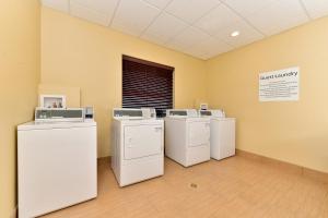 Foto dalla galleria di Holiday Inn Express & Suites Peekskill-Lower Hudson Valley by IHG a Peekskill
