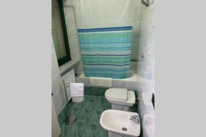 Koupelna v ubytování myrooftop a 10 min dalla Reggia di Caserta