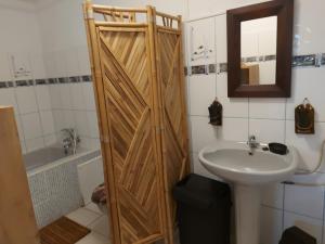 Kúpeľňa v ubytovaní Kreyol Lodges - Suite Kayou
