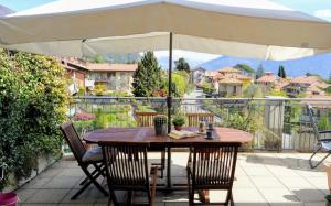 Gallery image of Appartamento La terrazza di Dora in Menaggio