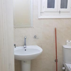 Sweet Home 5- No Egyptian tesisinde bir banyo