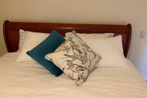 Кровать или кровати в номере Victoria House- Great location
