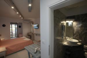 A bed or beds in a room at Bella Vista