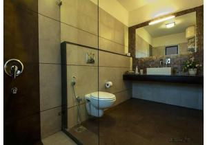 MySpace Express Oleander Service Apartments tesisinde bir banyo