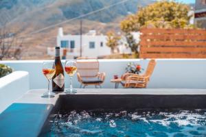 Bazén v ubytování Blue Soul Luxury Villa nebo v jeho okolí