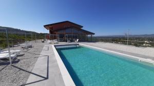 Agriturismo Incanto della Natura内部或周边的泳池