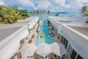 Bazén v ubytování The Privilege Hotel Ezra Beach Club nebo v jeho okolí