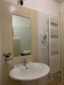 Koupelna v ubytování Le stanze di Anna Rita all'Arco Polinori