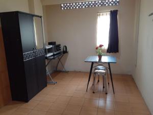 Kuchyň nebo kuchyňský kout v ubytování GIO Guesthouse Bogor