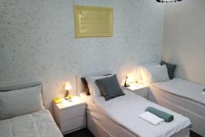 Ένα ή περισσότερα κρεβάτια σε δωμάτιο στο moon valley site jerash