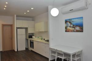 Küche/Küchenzeile in der Unterkunft Star Apartments - Petah Tiqwa