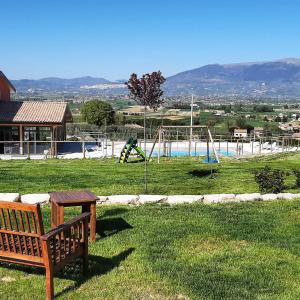 Agriturismo Incanto della Natura内部或周边的泳池
