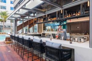 Shashi Hotel Mountain View Palo Alto餐厅或其他用餐的地方