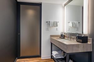 Shashi Hotel Mountain View Palo Alto的厨房或小厨房