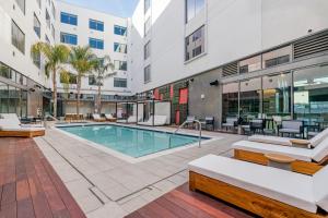 Bazén v ubytování Shashi Hotel Mountain View Palo Alto nebo v jeho okolí