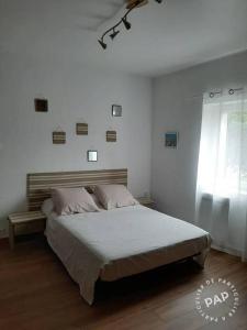 Postel nebo postele na pokoji v ubytování Gite au cœur du Luberon