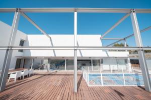 a view of the deck of a yacht at Casa BlancadeNavarra in Fitero