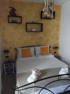 Łóżko lub łóżka w pokoju w obiekcie B&B Medusa House Gallipoli