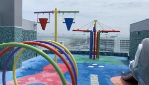 un parque infantil en la azotea de un edificio en Spiaggia di Cartagena (Apartamento de lujo) en Cartagena de Indias