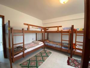 Narivoodi või narivoodid majutusasutuse Vlora Backpackers Hostel & Bar LUNGOMARE toas